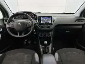 Peugeot 208 (2016) thumbnail 11