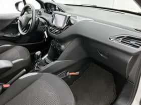 Peugeot 208 (2016) thumbnail 12