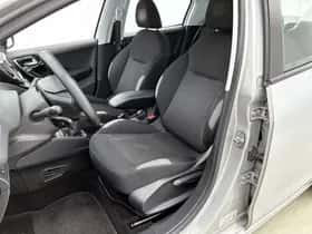 Peugeot 208 (2016) thumbnail 24