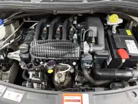 Peugeot 208 (2016) thumbnail 36
