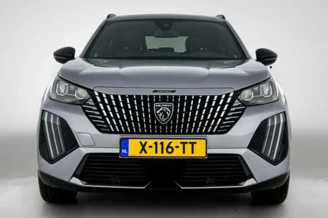 Peugeot 2008 (2024) thumbnail 4