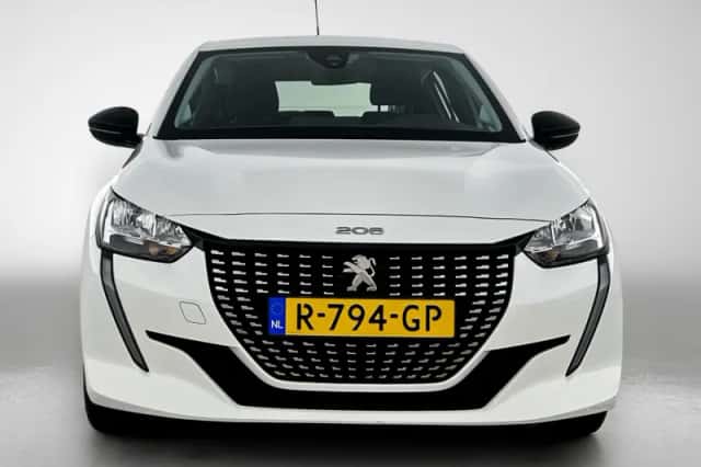 Peugeot 208 (2022) thumbnail 4