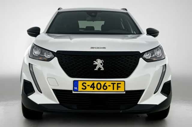 Peugeot 2008 (2023) thumbnail 4