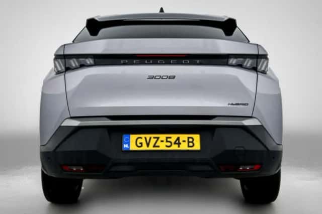Peugeot 3008 (2024) thumbnail 6