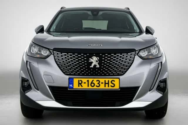 Peugeot 2008 (2022) thumbnail 4