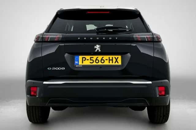 Peugeot e-2008 (2022) thumbnail 4