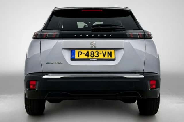 Peugeot e-2008 (2022) thumbnail 5