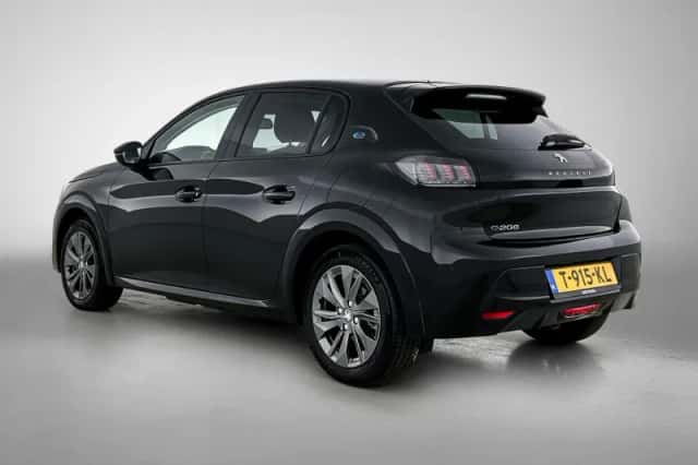 Peugeot e-208 (2023) thumbnail 3