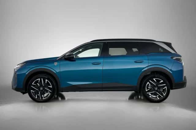 Peugeot 5008 (2025) thumbnail 4