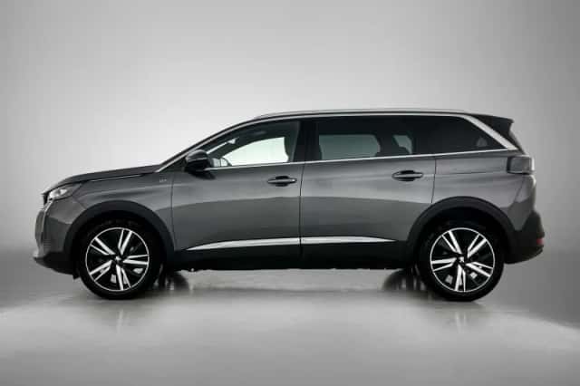 Peugeot 5008 (2022) thumbnail 2