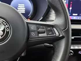 Alfa Romeo Tonale (2023) thumbnail 14