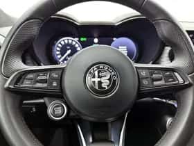 Alfa Romeo Tonale (2023) thumbnail 13