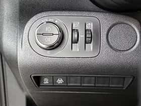 Opel Combo (2019) thumbnail 28