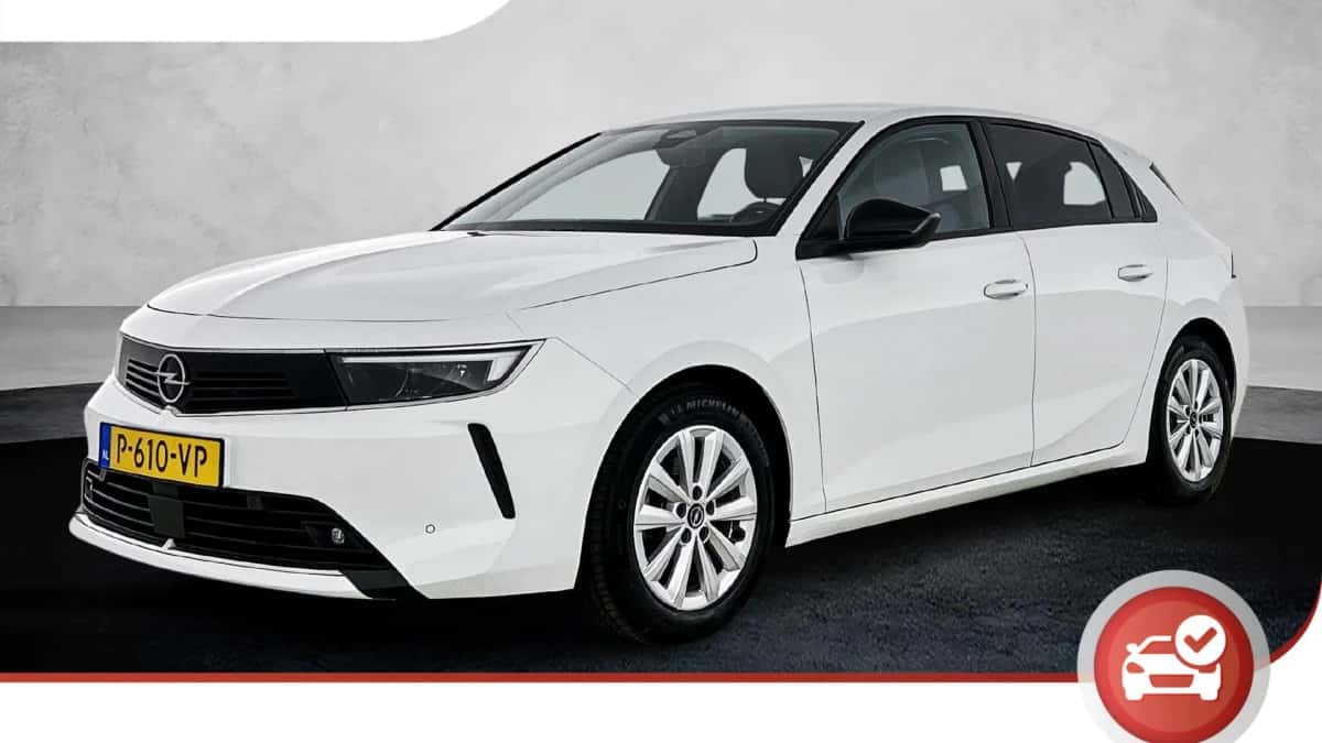 Opel Astra (2022) — foto 1