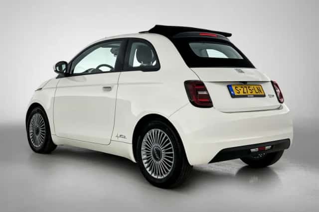 Fiat 500C (2023) thumbnail 6