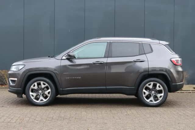 Jeep Compass (2018) thumbnail 2