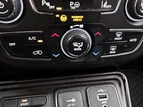 Jeep Compass (2020) thumbnail 23