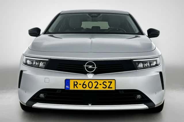 Opel Astra (2022) thumbnail 4