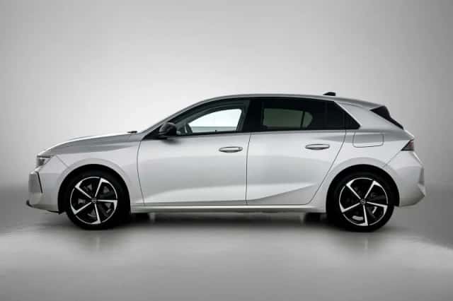 Opel Astra (2022) thumbnail 5