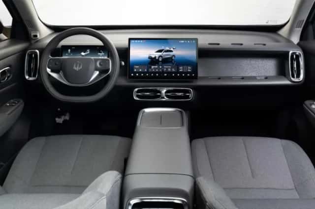 Leapmotor B10 (2026) thumbnail 4