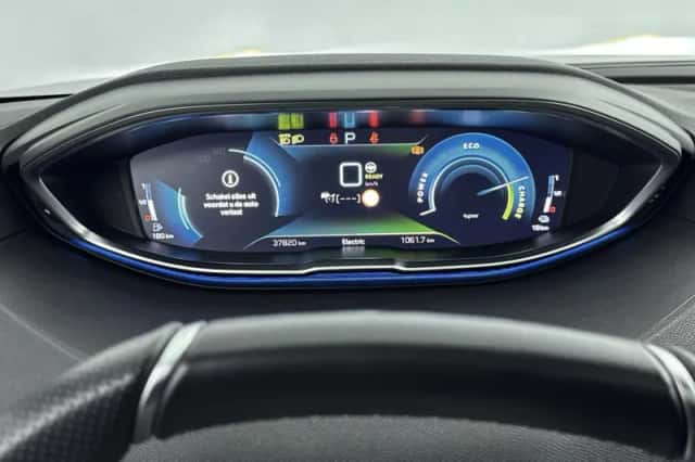 Peugeot 3008 (2023) thumbnail 18