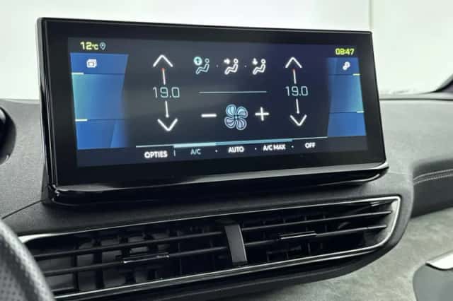 Peugeot 3008 (2023) thumbnail 20