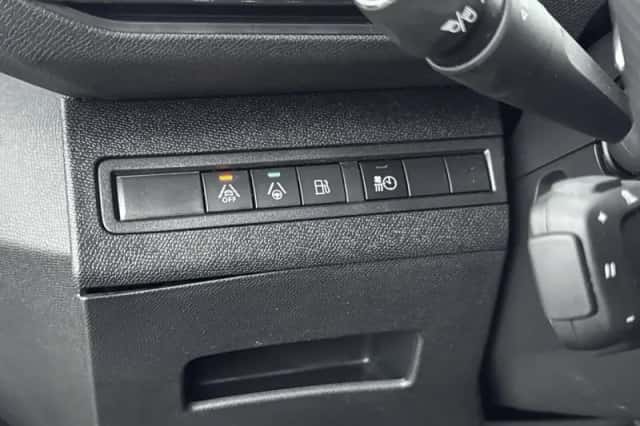Peugeot 3008 (2023) thumbnail 22