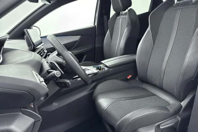 Peugeot 3008 (2023) thumbnail 6