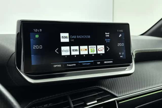 Peugeot 208 (2022) thumbnail 25