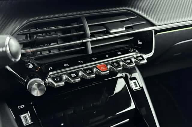 Peugeot 208 (2022) thumbnail 7