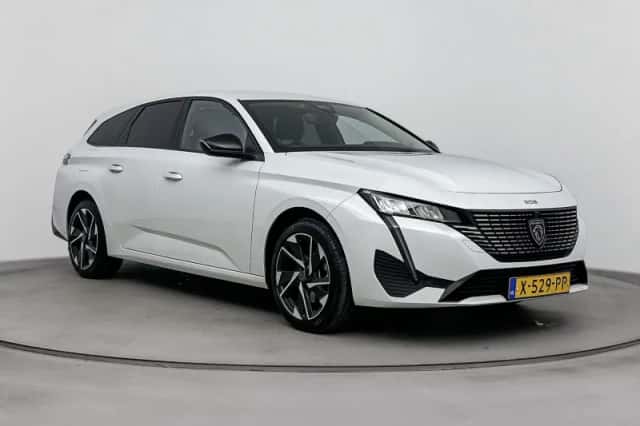 Peugeot 308 (2023) thumbnail 2