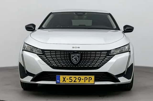 Peugeot 308 (2023) thumbnail 3