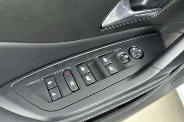 Peugeot 308 (2023) thumbnail 23