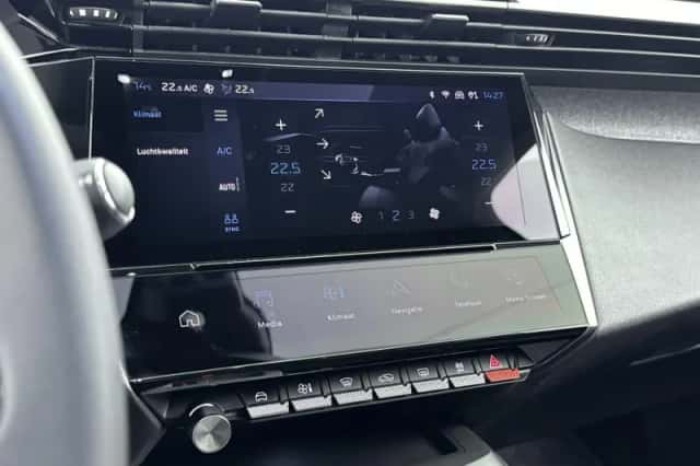 Peugeot 308 (2023) thumbnail 6
