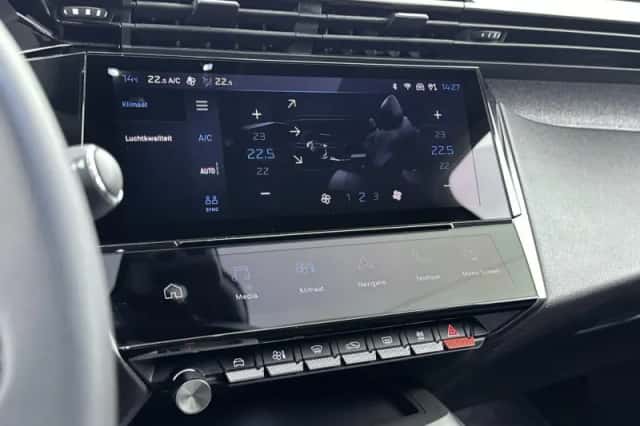 Peugeot 308 (2023) thumbnail 6