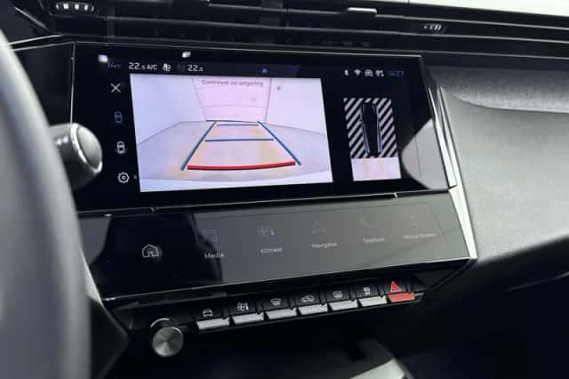 Peugeot 308 (2023) thumbnail 7