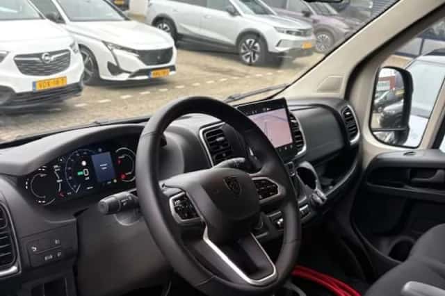 Peugeot E-Boxer (2025) thumbnail 5