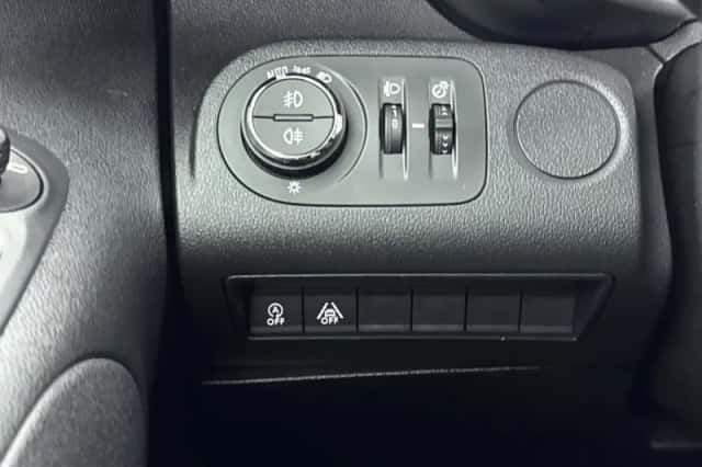 Opel Combo (2019) thumbnail 28