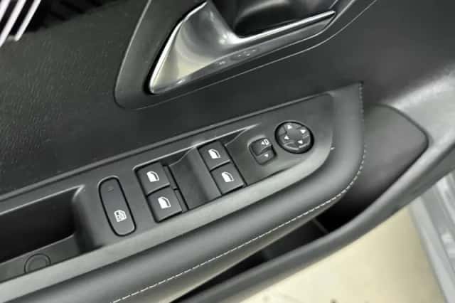 Peugeot 208 (2024) thumbnail 18