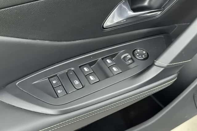 Peugeot 308 (2024) thumbnail 17