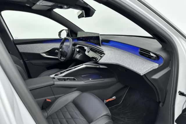 Peugeot e-3008 (2025) thumbnail 15
