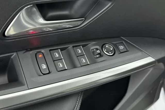 Peugeot e-3008 (2025) thumbnail 19