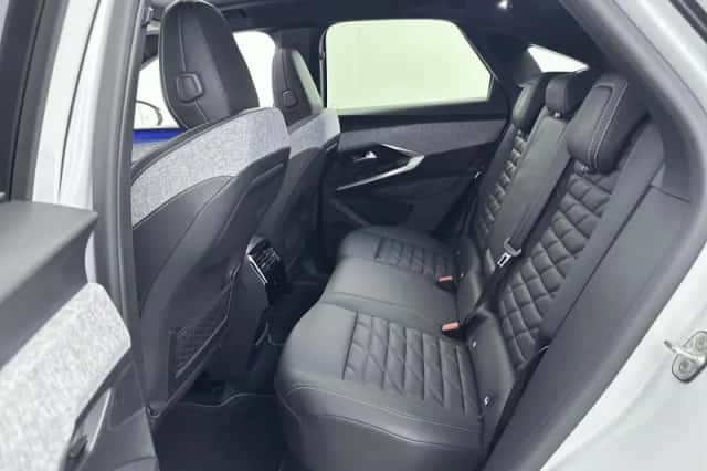 Peugeot e-3008 (2025) thumbnail 8