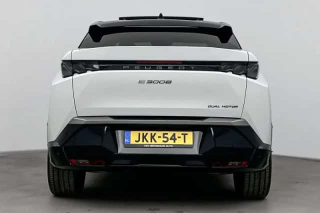 Peugeot e-3008 (2025) thumbnail 10
