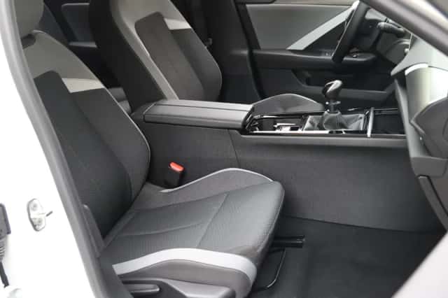 Opel Astra (2025) thumbnail 11