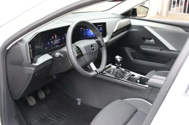 Opel Astra (2025) thumbnail 12