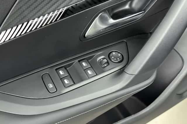 Peugeot e-2008 (2025) thumbnail 18