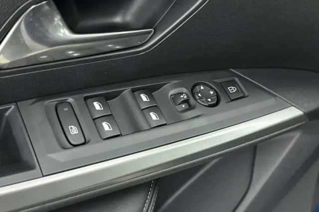 Peugeot e-3008 (2025) thumbnail 17