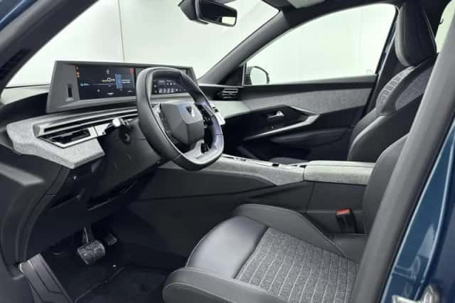 Peugeot e-3008 (2025) thumbnail 6