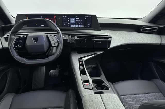 Peugeot e-3008 (2025) thumbnail 7